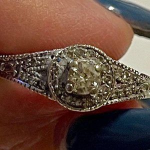 14k White Gold Ladies Engagement Ring w/ Sparkly Diamond & Accents Size 6.25